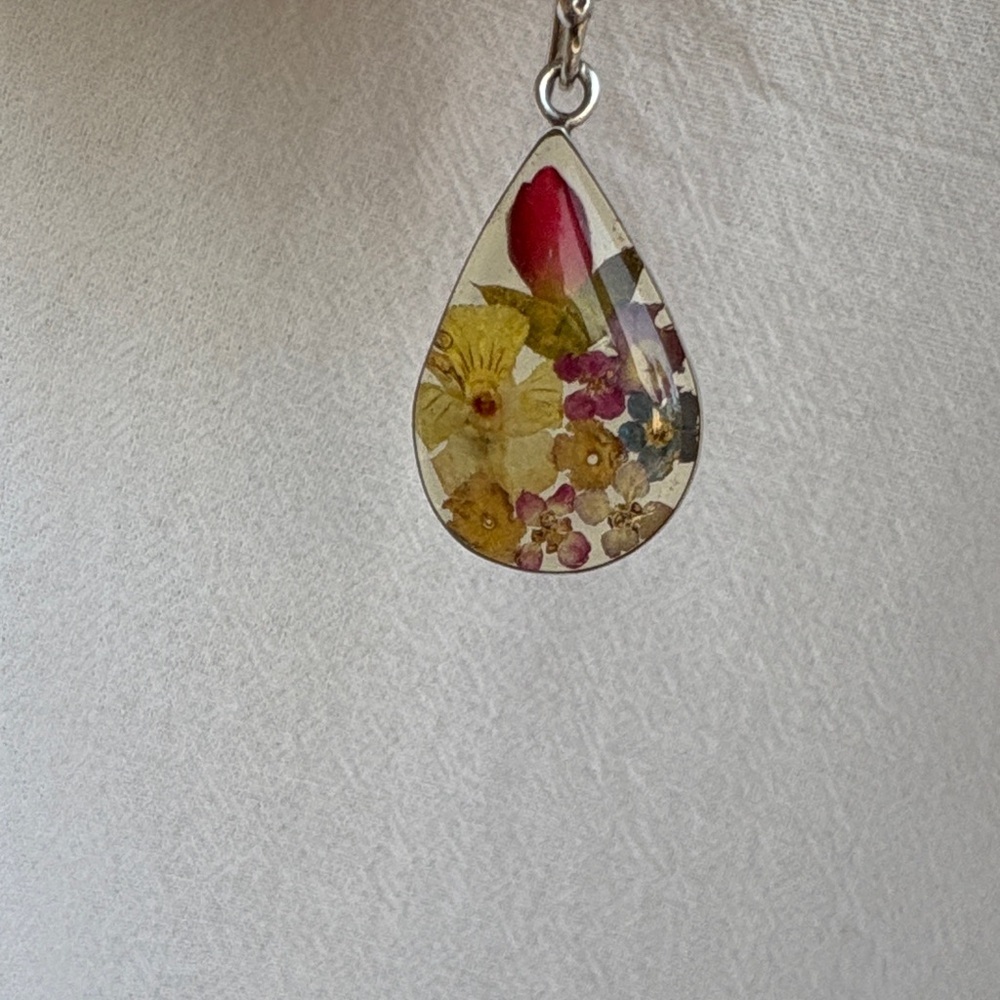 3/$30! Floral Flower Teardrop Earrings Sterling Silver - Picture 4 of 5